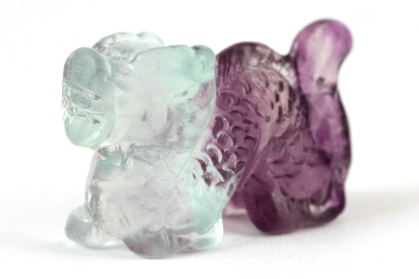 バイカラーフローライト龍彫